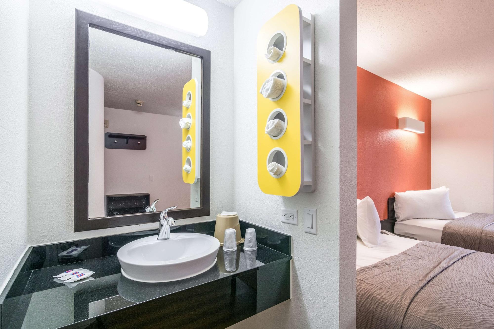 Motel 6-Harvey, Il Eksteriør bilde